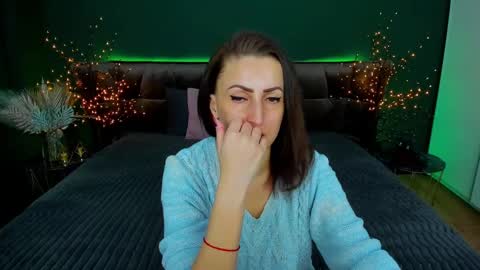 Snapshot of rebecca_diamonds chatting on 02.19.25 rebecca_diamonds online show from 02.19.25