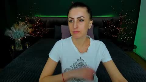 Snapshot of rebecca_diamonds chatting on 02.27.25 rebecca_diamonds online show from 02.27.25