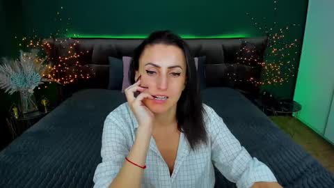 Snapshot of rebecca_diamonds chatting on 03.02.25 rebecca_diamonds online show from 03.02.25