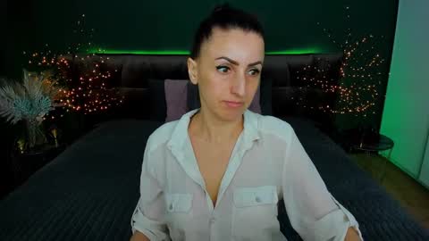 Snapshot of rebecca_diamonds chatting on 03.03.25 rebecca_diamonds online show from 03.03.25
