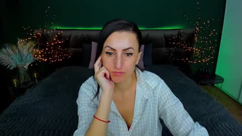 Snapshot of rebecca_diamonds chatting on 03.05.25 rebecca_diamonds online show from 03.05.25