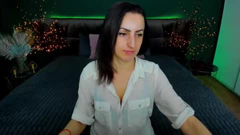 Snapshot of rebecca_diamonds chatting on 03.06.25 rebecca_diamonds online show from 03.06.25