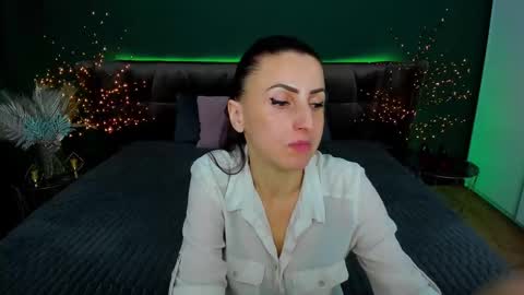 Snapshot of rebecca_diamonds chatting on 03.06.25 rebecca_diamonds online show from 03.06.25