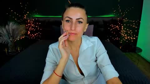 Snapshot of rebecca_diamonds chatting on 09.11.25 rebecca_diamonds online show from 09.11.25