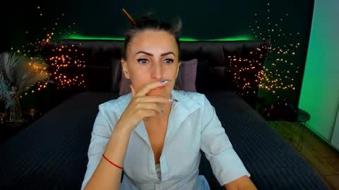 Snapshot of rebecca_diamonds chatting on 09.20.25 rebecca_diamonds online show from 09.20.25