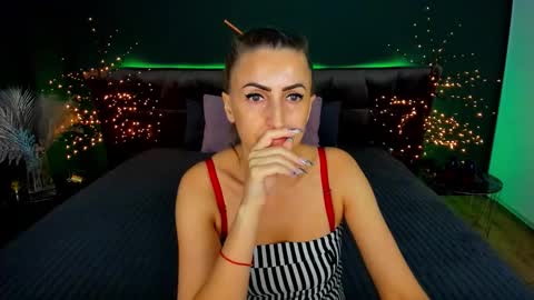 Snapshot of rebecca_diamonds chatting on 09.22.25 rebecca_diamonds online show from 09.22.25
