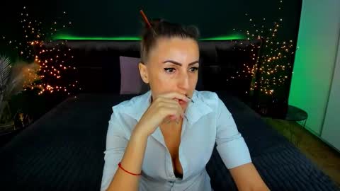 Snapshot of rebecca_diamonds chatting on 09.29.25 rebecca_diamonds online show from 09.29.25