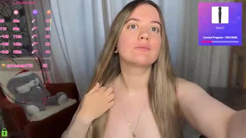 Snapshot of rebecca_newyon chatting on 01.06.26 Mila online show from 01.06.26