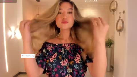Snapshot of rebeccahudson_ chatting on 05.09.26 Rebe online show from 05.09.26