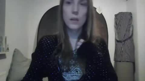 Keely KeKe Kiwi online show from 10.30.25