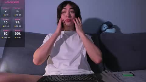 Snapshot of recklessalan chatting on 01.19.26 Alan online show from 01.19.26