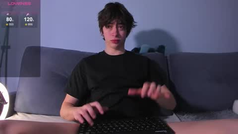 Snapshot of recklessalan chatting on 03.04.26 Alan online show from 03.04.26