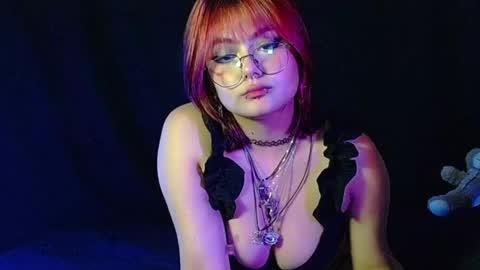 Snapshot of red_cherry2 chatting on 04.19.26 red_cherry2 online show from 04.19.26
