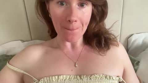 Snapshot of red_head_rosie_69 chatting on 04.19.26 Rosie online show from 04.19.26