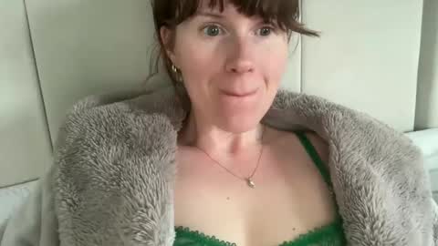 Snapshot of red_head_rosie_69 chatting on 05.12.26 Rosie online show from 05.12.26