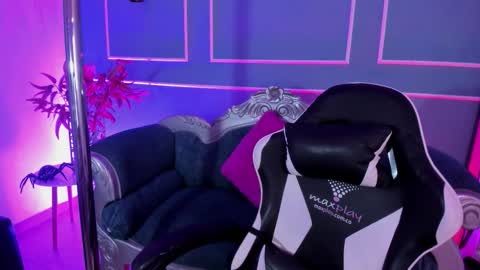 Snapshot of red_star8 chatting on 02.13.26 online show from 02.13.26