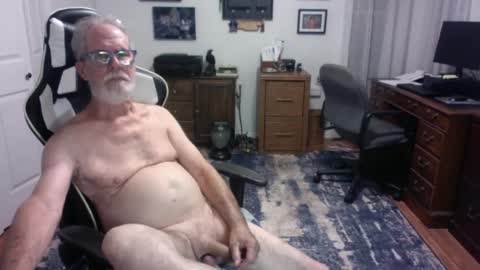 Snapshot of redbud3075 chatting on 06.05.26 Daddy G online show from 06.05.26