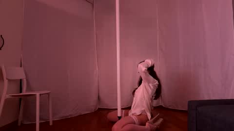 Snapshot of redcoupletubee chatting on 01.19.25 Red Couple Tube online show from 01.19.25