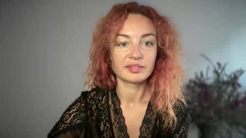 Snapshot of reddgirll chatting on 10.19.25 reddgirll online show from 10.19.25