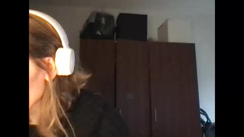 Snapshot of redfoxofficial chatting on 03.11.26 Redfox online show from 03.11.26