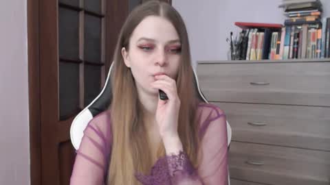 Lily online show from 03.08.25