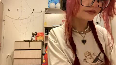 Snapshot of redheadcatxd chatting on 04.04.26 Eva online show from 04.04.26