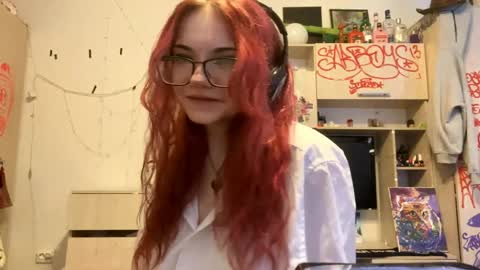 Snapshot of redheadcatxd chatting on 04.09.26 Eva online show from 04.09.26