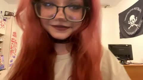 Snapshot of redheadcatxd chatting on 04.28.26 Eva online show from 04.28.26