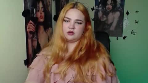 Snapshot of redhotqueen1 chatting on 05.15.26 Rina online show from 05.15.26