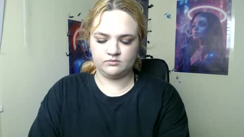 Snapshot of redhotqueen1 chatting on 06.06.26 Rina online show from 06.06.26