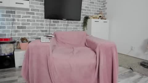 Snapshot of redlaylla chatting on 03.06.25 Laylla online show from 03.06.25