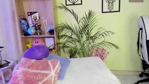 Lu Independiet model online show from 03.07.25