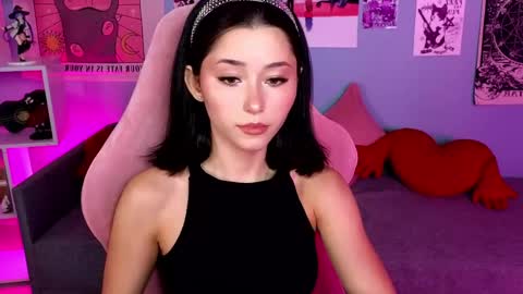 Snapshot of redmidnight_ chatting on 05.02.26 Kiara online show from 05.02.26