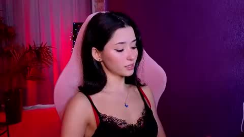 Snapshot of redmidnight_ chatting on 06.12.26 Kiara online show from 06.12.26