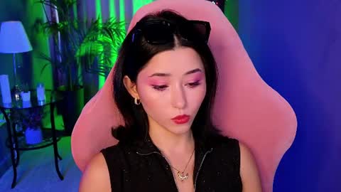 Snapshot of redmidnight_ chatting on 06.19.26 Kiara online show from 06.19.26