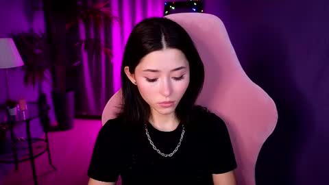 Snapshot of redmidnight_ chatting on 07.14.26 Kiara online show from 07.14.26
