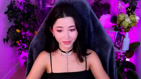 Snapshot of redmidnight_ chatting on 07.17.26 Kiara online show from 07.17.26