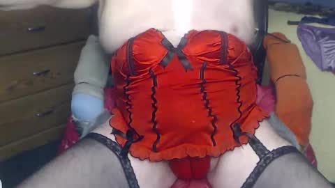 Snapshot of redsatincoatt chatting on 09.28.25 Red Satin Coat online show from 09.28.25