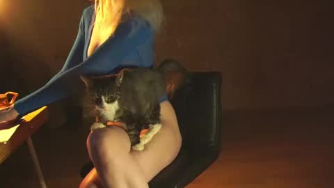 Snapshot of redsparrow__ chatting on 02.16.25 Red online show from 02.16.25