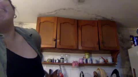 Snapshot of redwinelipss chatting on 10.14.25 redwinelipss online show from 10.14.25