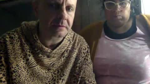 Snapshot of redwinelipss chatting on 10.28.25 redwinelipss online show from 10.28.25