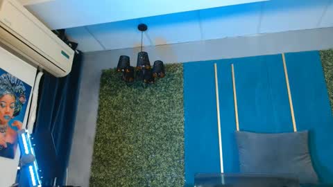 Snapshot of reenekortney chatting on 09.10.25 reenekortney online show from 09.10.25