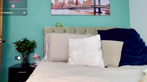 Yanella online show from 10.23.25