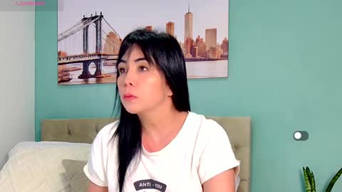 Yanella online show from 02.11.26