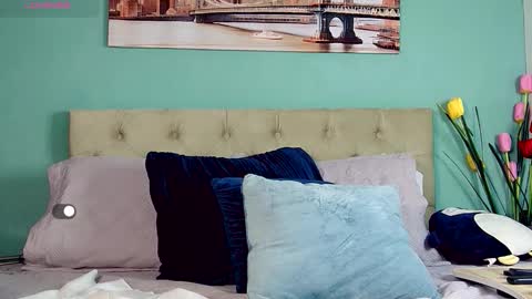 Yanella online show from 03.08.26