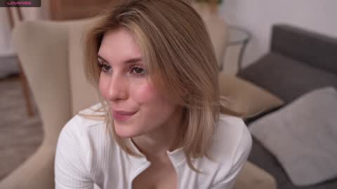 JessyinCherri yang online show from 01.19.25