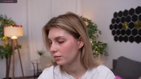 JessyinCherri yang online show from 02.16.25