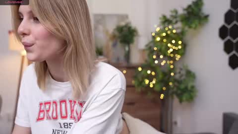 JessyinCherri yang online show from 03.09.25