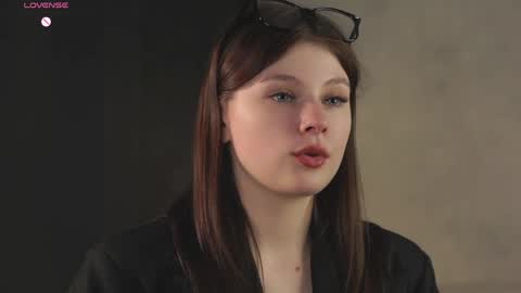 Snapshot of regenasuri chatting on 04.28.26 Grace online show from 04.28.26