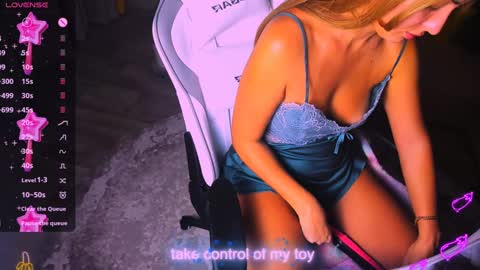 reggieMeow online show from 12.11.24